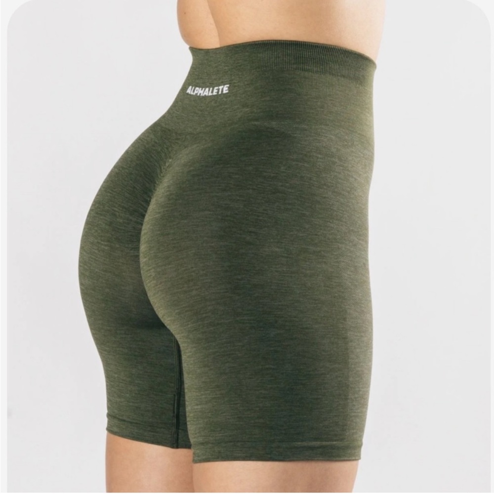 Alphalete Amplify Biker Short Green